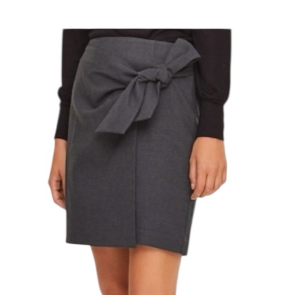 NWT! LOFT Charcoal Gray Bow-Detail Wrap Mini Skirt. Size 2. - Picture 8 of 8